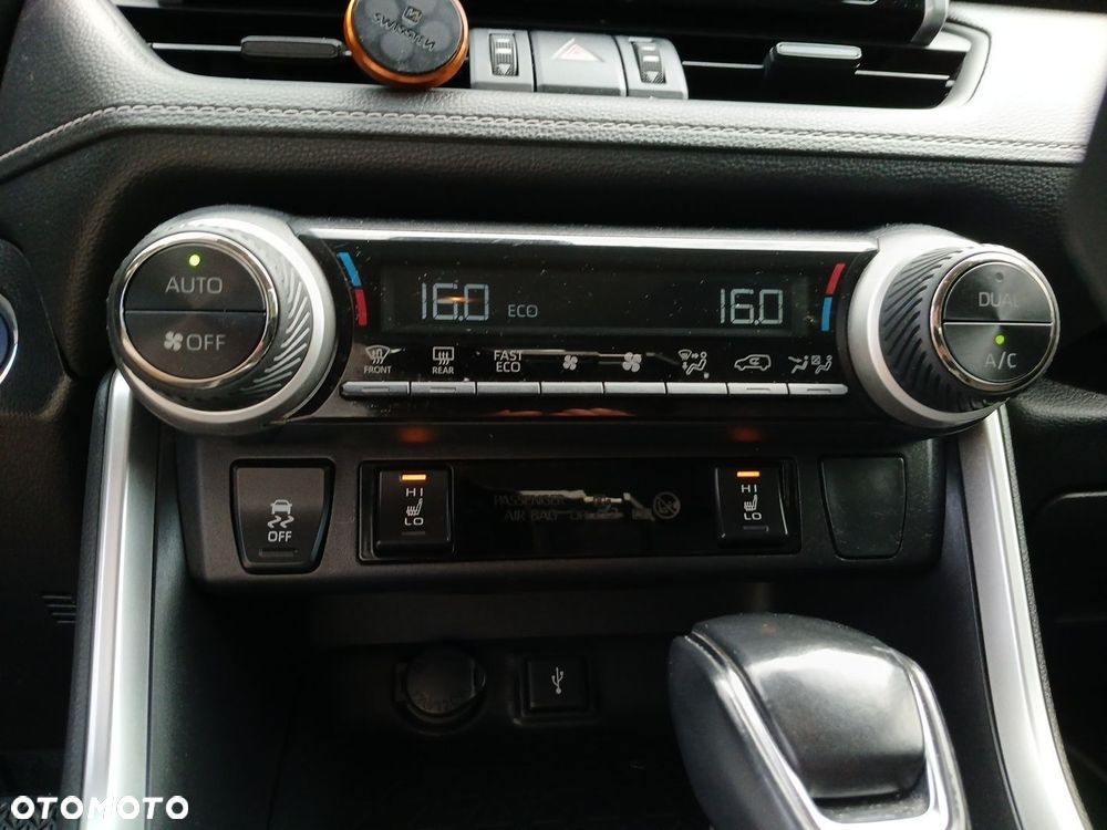 Toyota RAV4 - 16