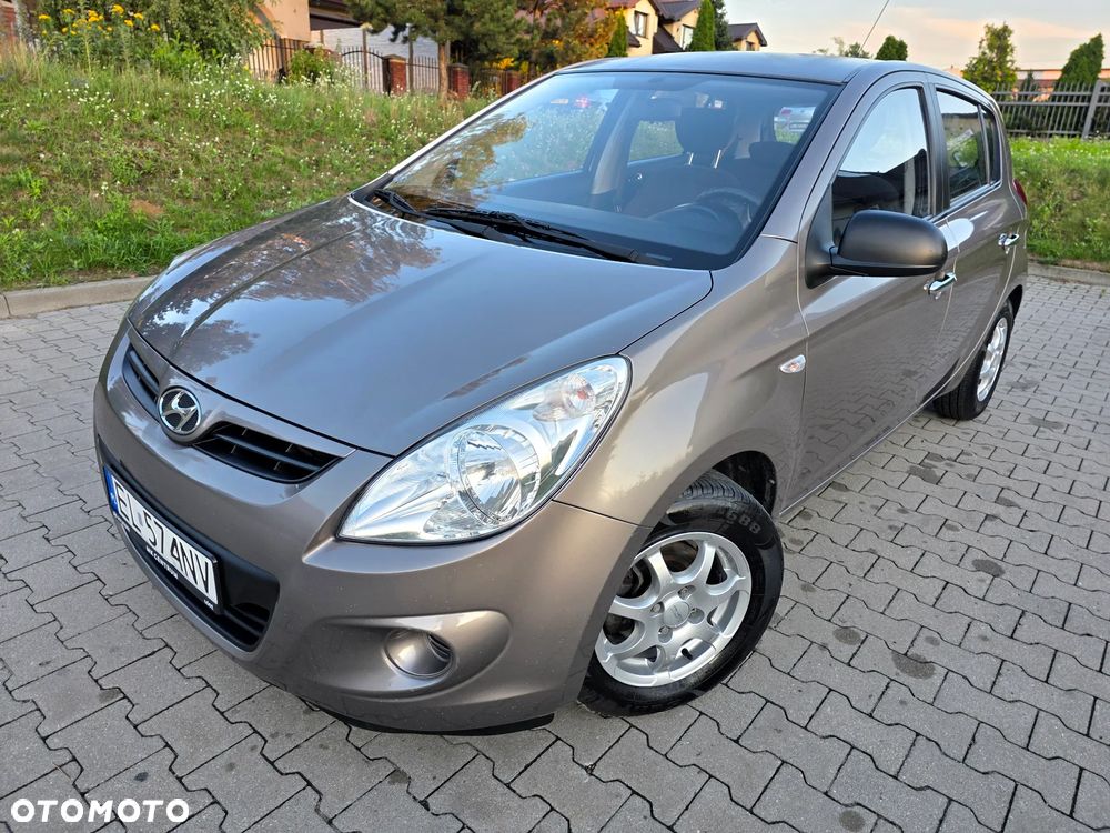Hyundai i20 - 17