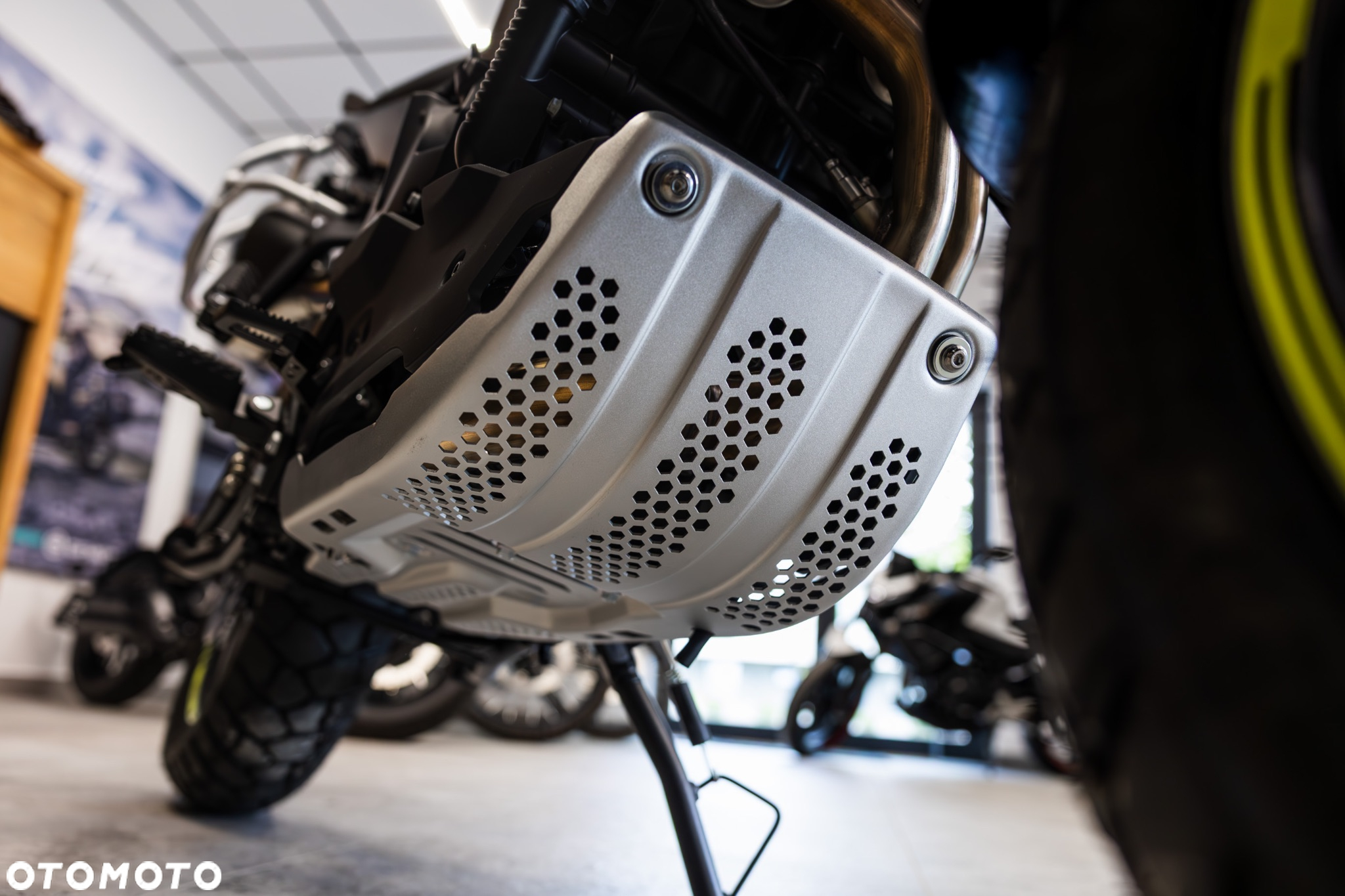 CFMoto MT - 20