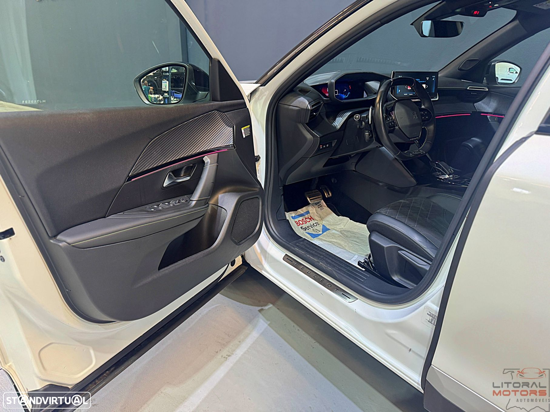 Peugeot 2008 PureTech 155 EAT8 GT - 13