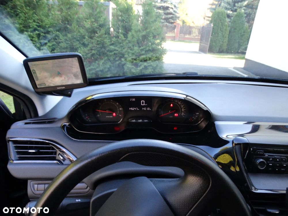 Peugeot 208 2014 photo 5