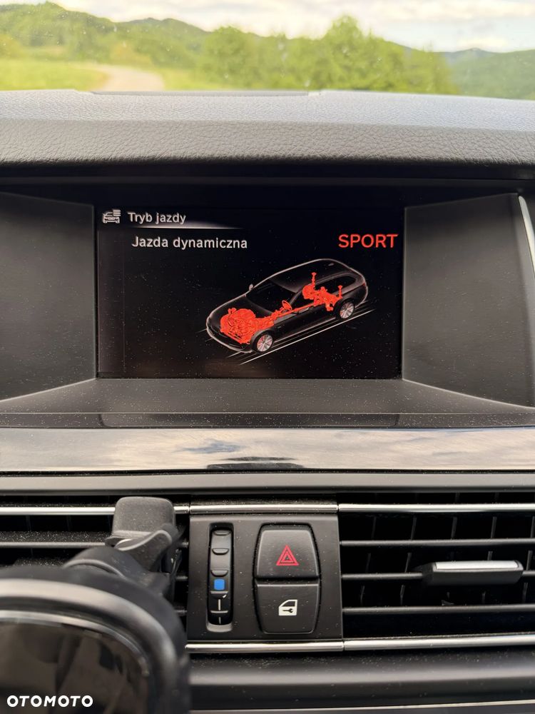BMW Seria 5 520d xDrive - 33