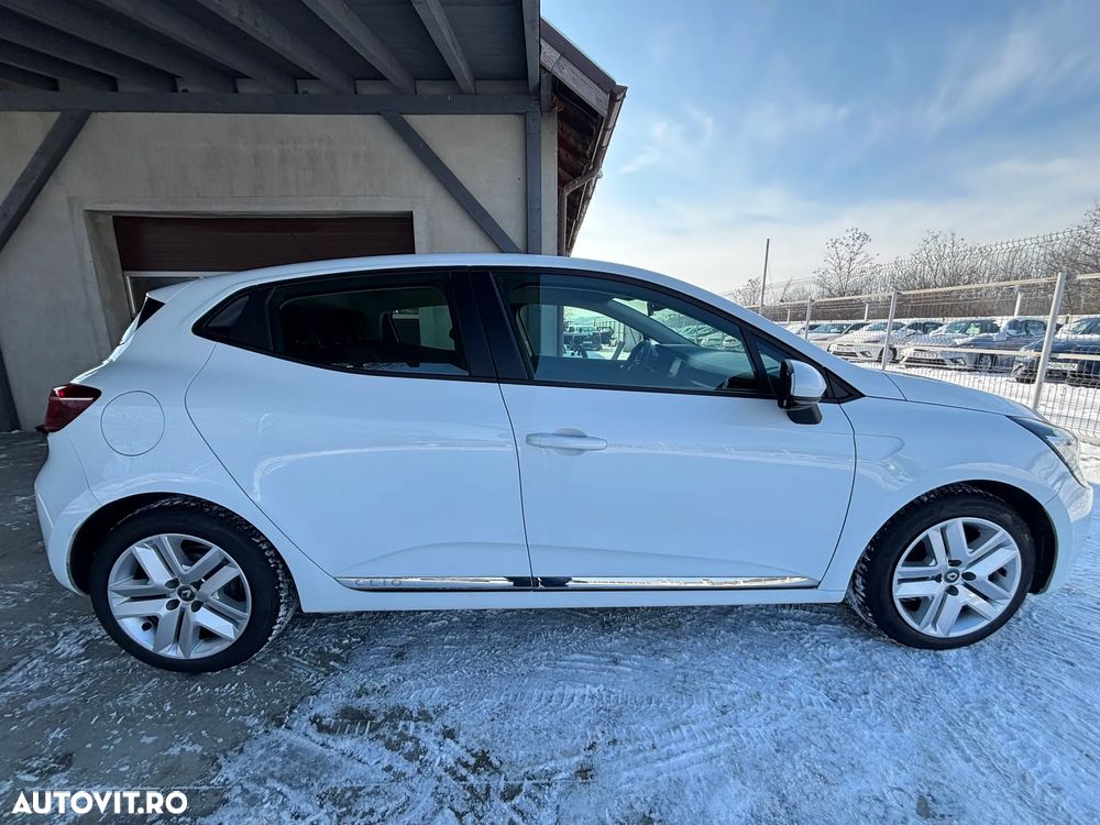 Renault Clio E-TECH 140 BUSINESS EDITION - 11