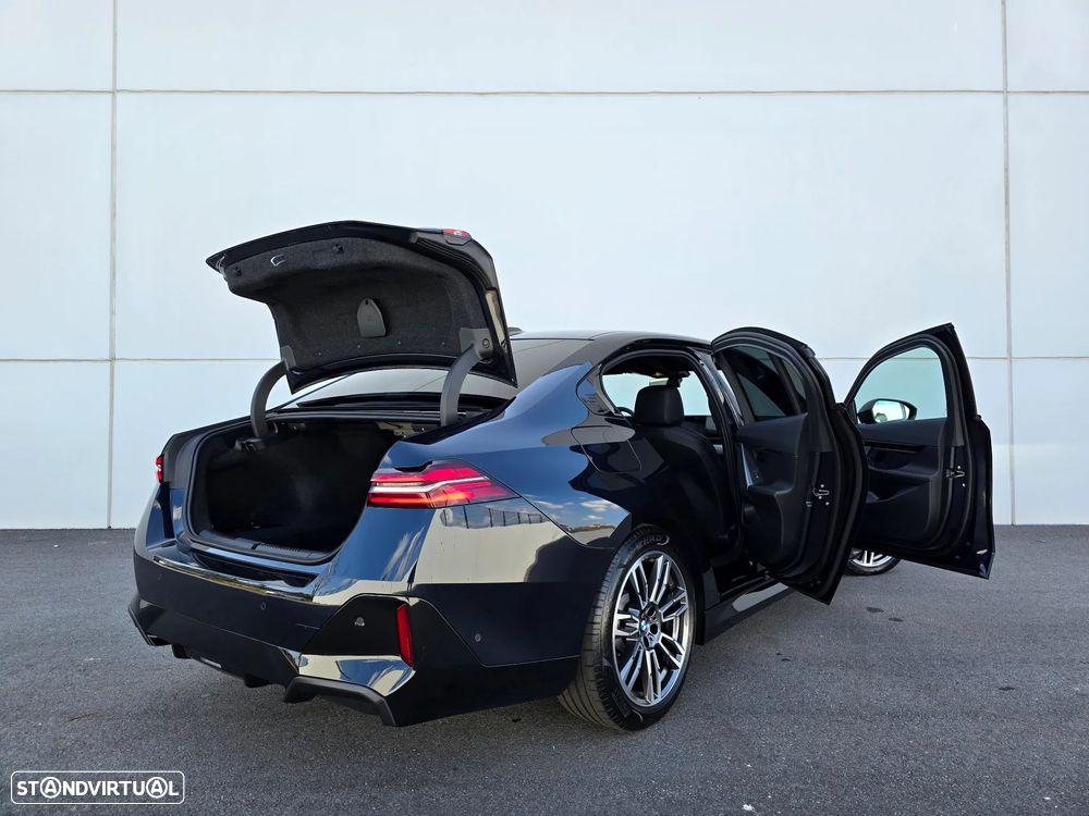 BMW 520 d Pack Desportivo M - 13