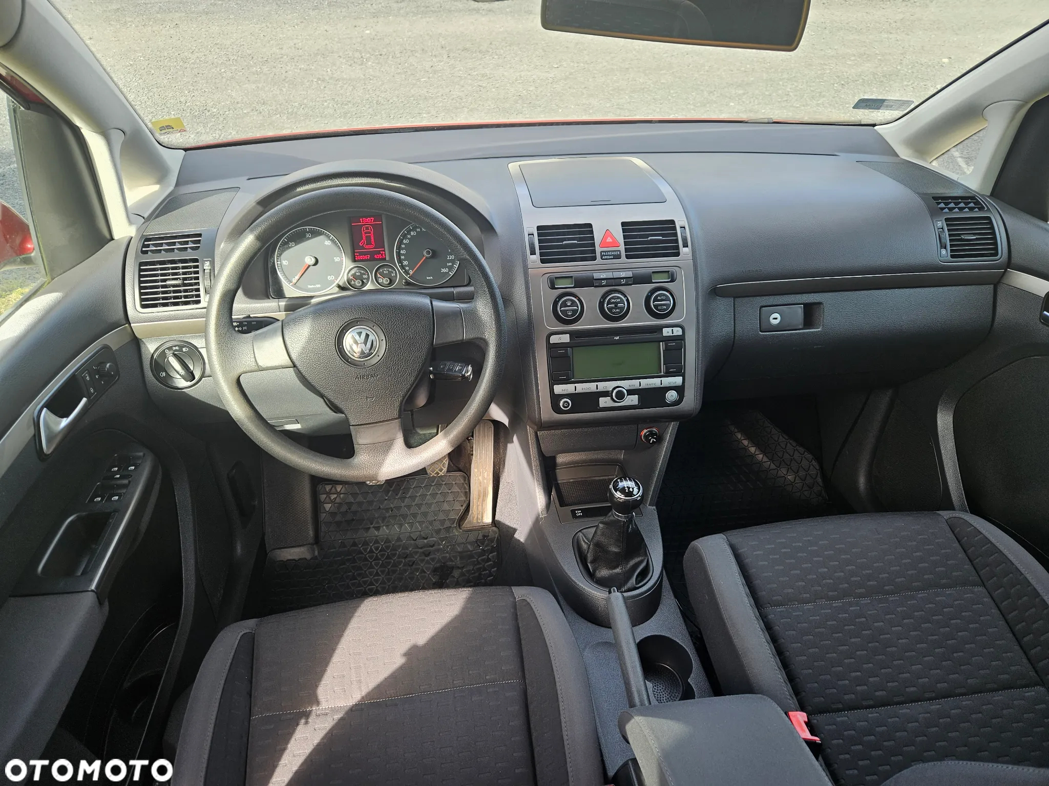 Volkswagen Touran 2.0 TDI DPF BlueMotion Technology Comfortline - 10