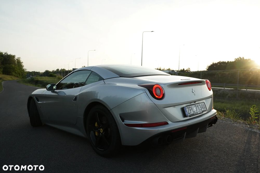 Ferrari California T - 22