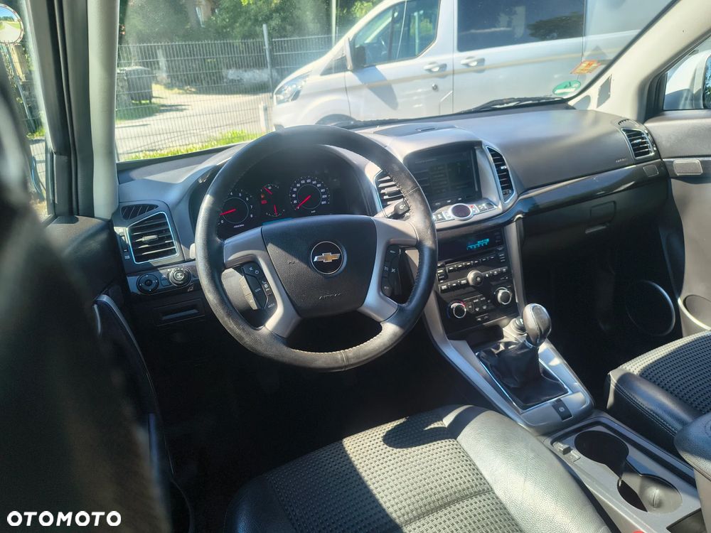 Chevrolet Captiva 2.4 2WD Travel Edition - 19