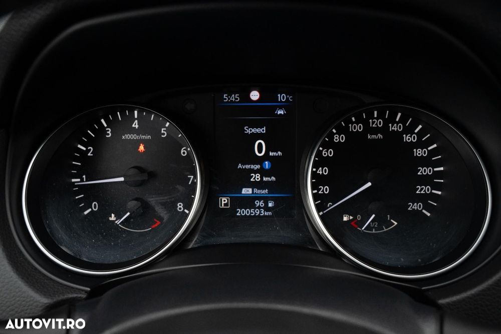 Nissan Qashqai - 10