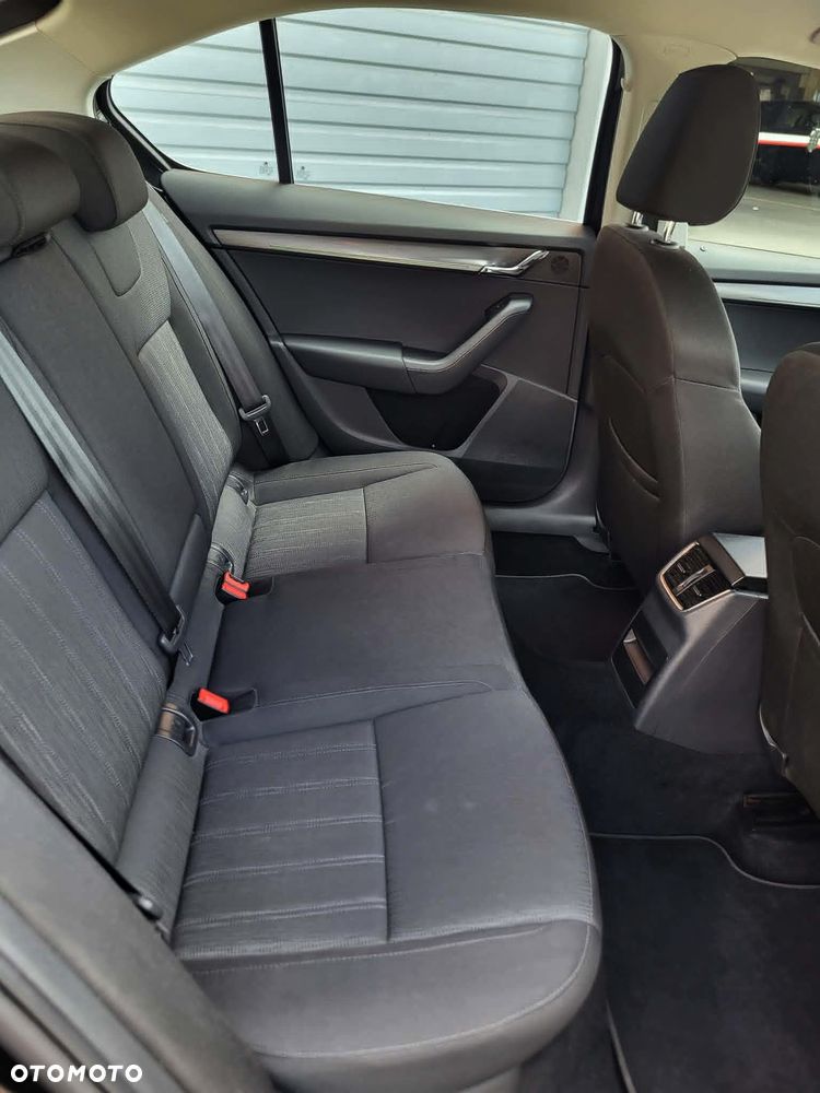 Skoda Octavia 1.4 TSI DSG Style - 9