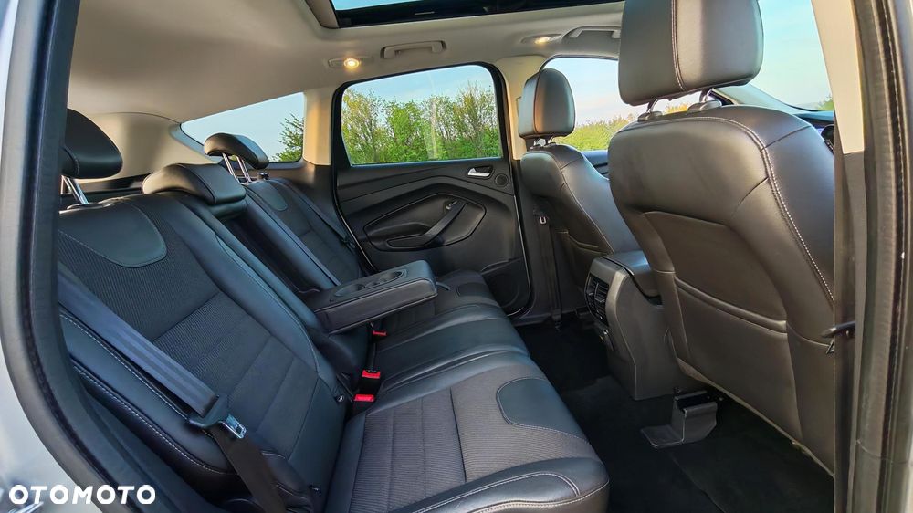 Ford Kuga 2.0 TDCi 4x4 Titanium - 25