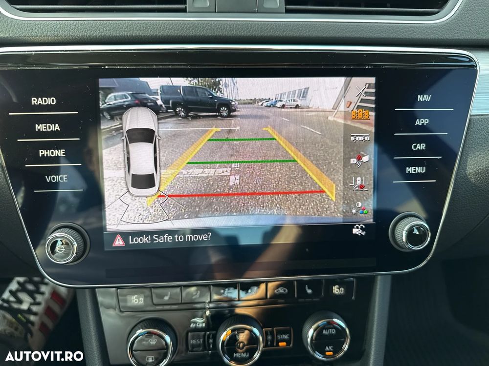 Skoda Superb 2.0 TDI DSG Ambition - 30