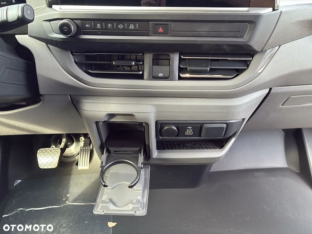 Volkswagen Transporter T7 Furgon EDITION Automat/L2H1, 2.0 TDI 150 KM, r.o. 3500 mm - 34