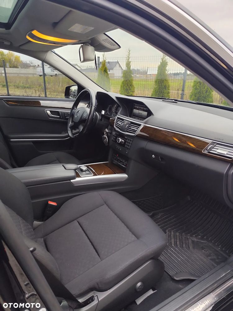 Mercedes-Benz Klasa E - 32