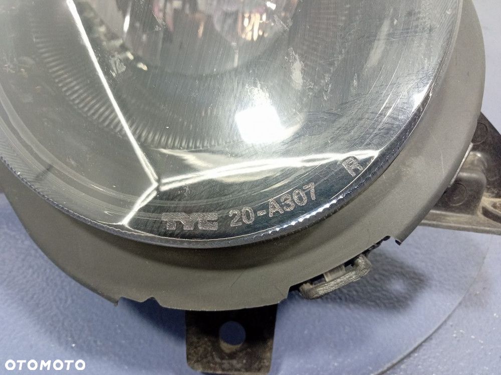 NISSAN MICRA III K12 REFLEKTOR PRAWY LAMPA H4 EU 20-A307 - 2