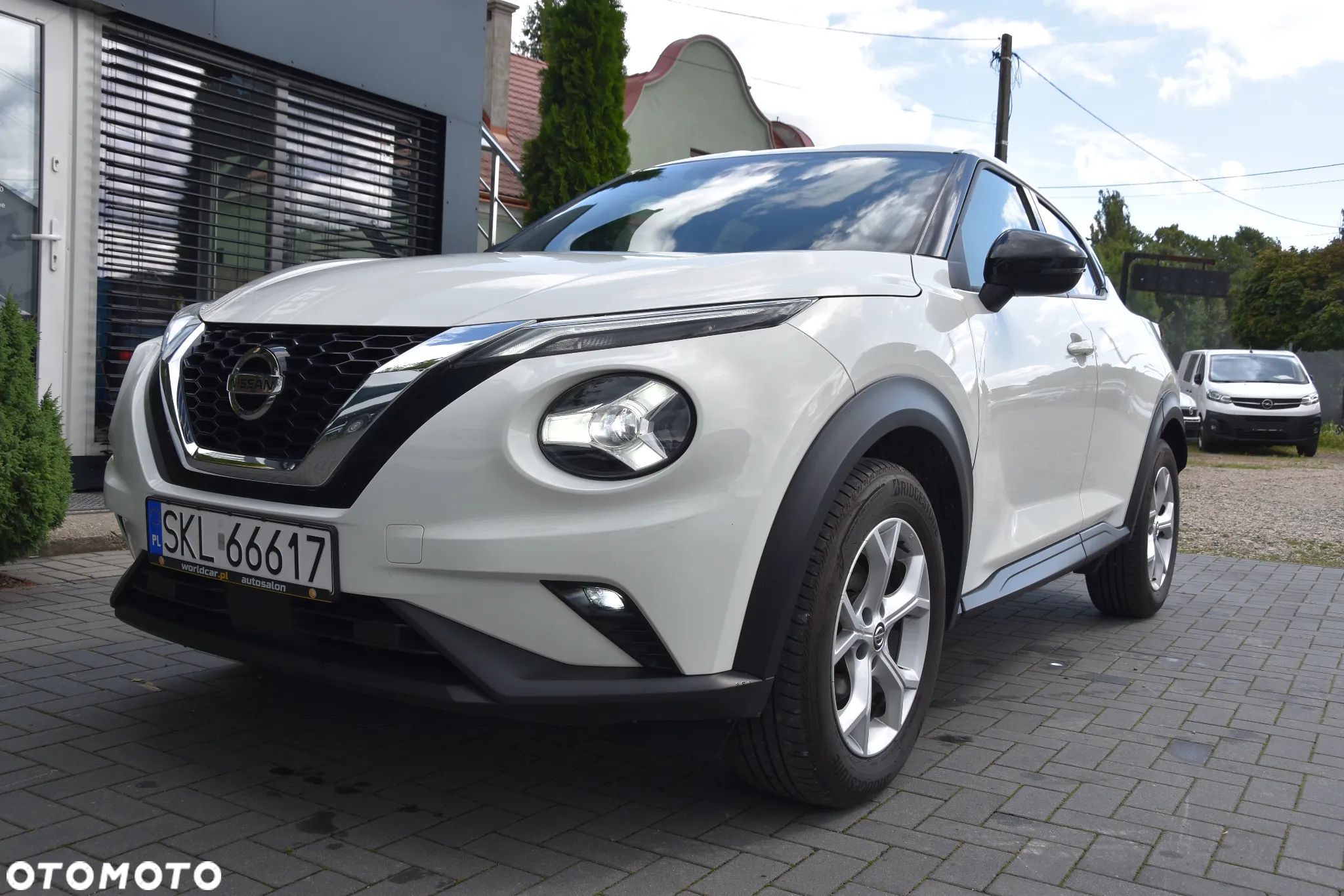 Nissan Juke 1.0 DIG-T DCT Tekna - 1