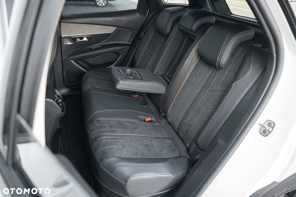 Peugeot 3008 1.6 PureTech HYbrid4 GT Line S&S EAT8 - 35