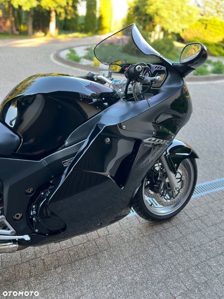 Honda CBR - 24