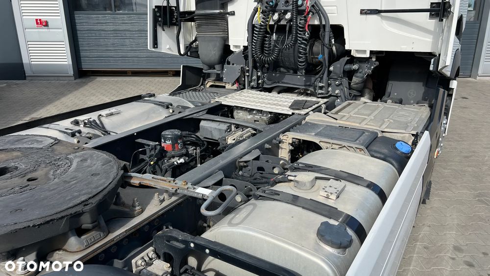 Renault T480 - 9