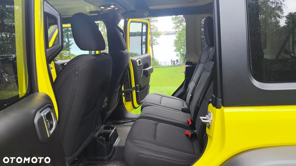 Jeep Wrangler - 21