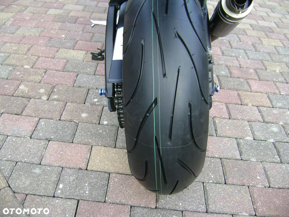Suzuki GSX 1000 - 15