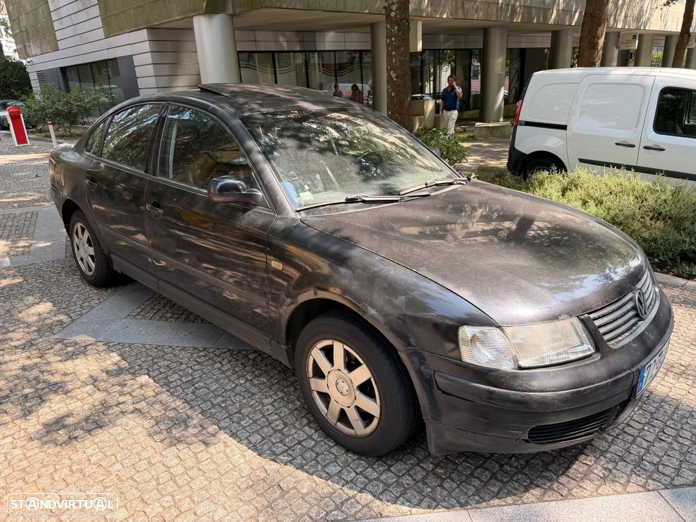 VW Passat 1.9 TDi Confl. Top Aut. - 8