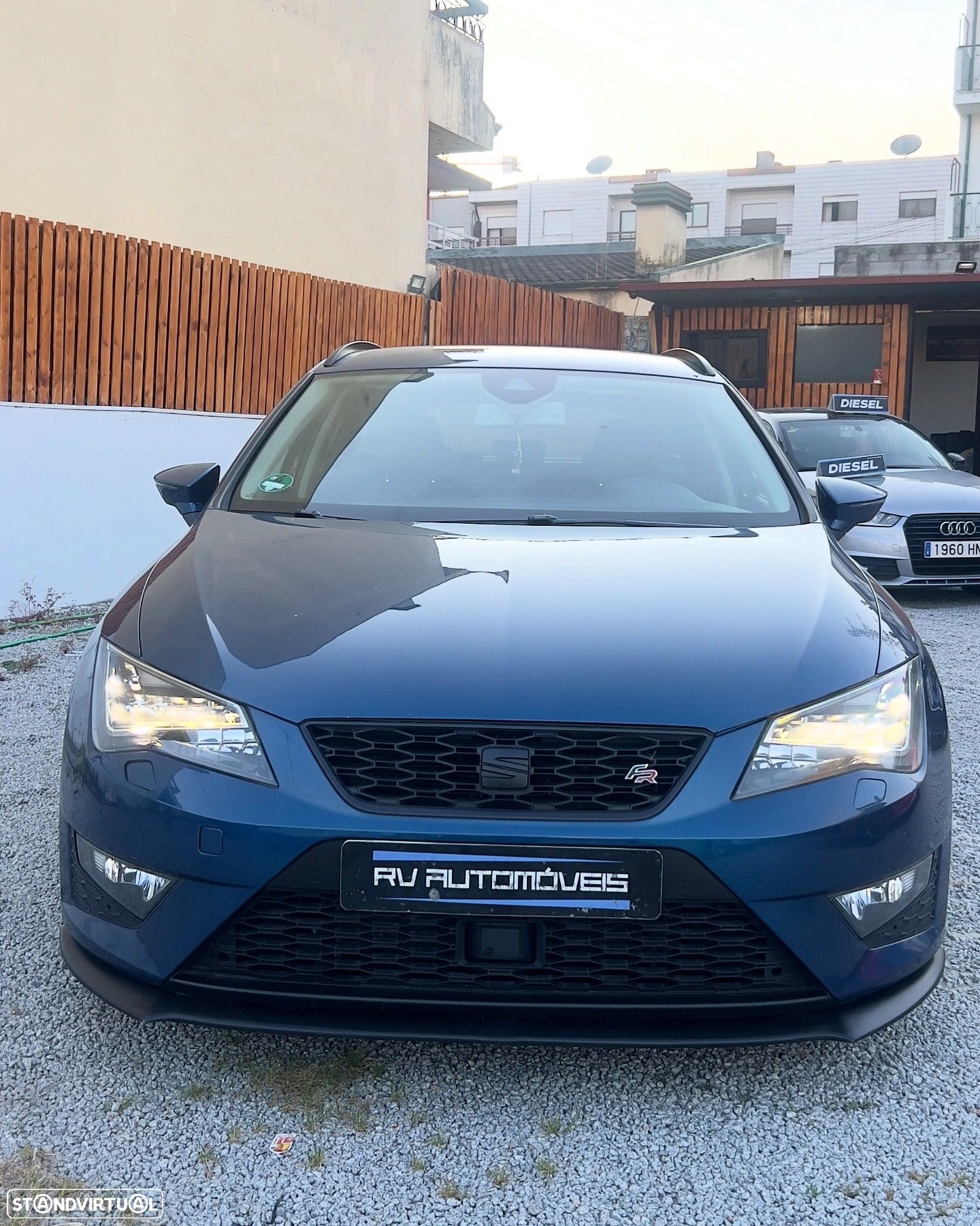 SEAT Leon ST 2.0 TDI DPF DSG FR - 1