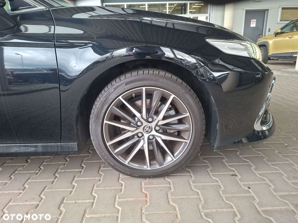 Toyota Camry - 10
