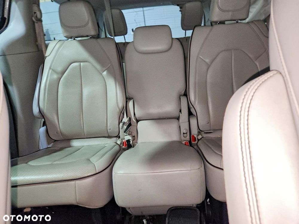 Chrysler Pacifica - 9