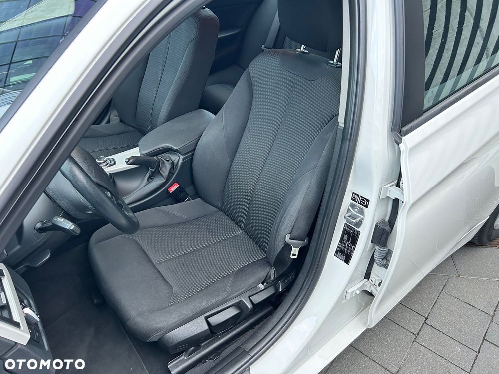 BMW Seria 3 316i - 12