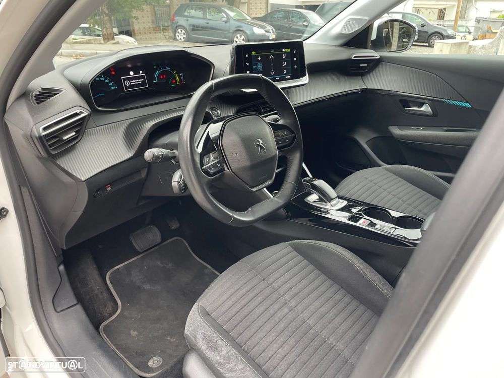 Peugeot e-208 E-Style - 23