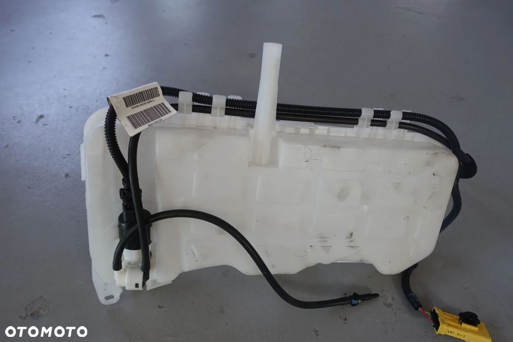 ZBIORNIK SPRYSKIWACZY BERLINGO IV PARTNER COMBO E 18r. - 2