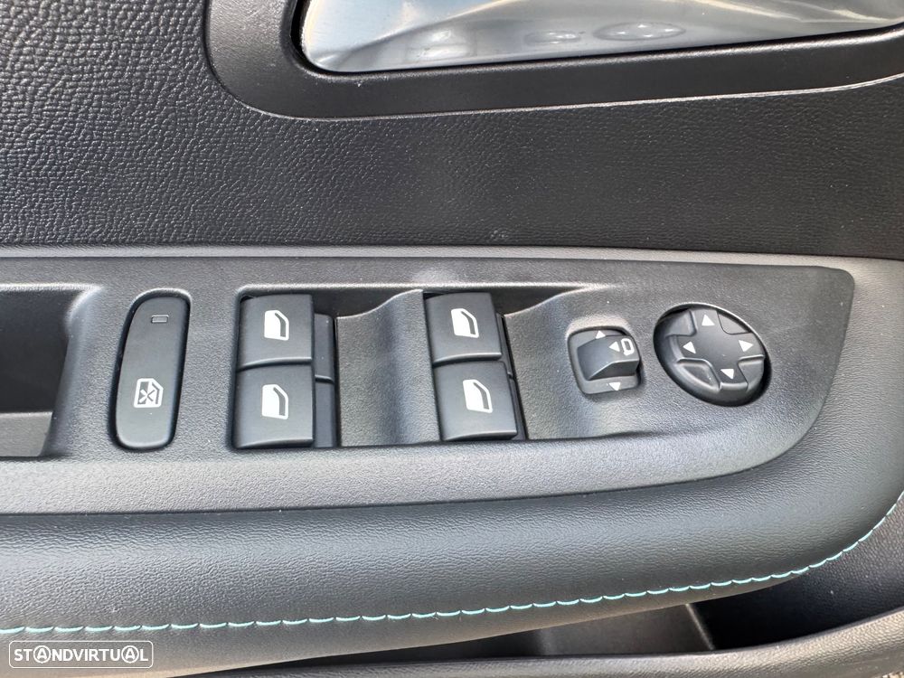 Peugeot 208 1.2 PureTech Allure Pack - 20