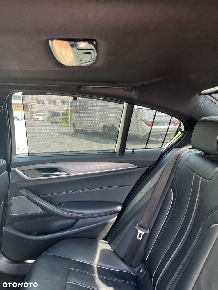 BMW Seria 5 530i xDrive M Sport Edition - 38