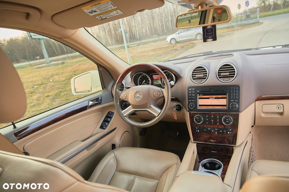 Mercedes-Benz GL 450 4Matic 7G-TRONIC - 35