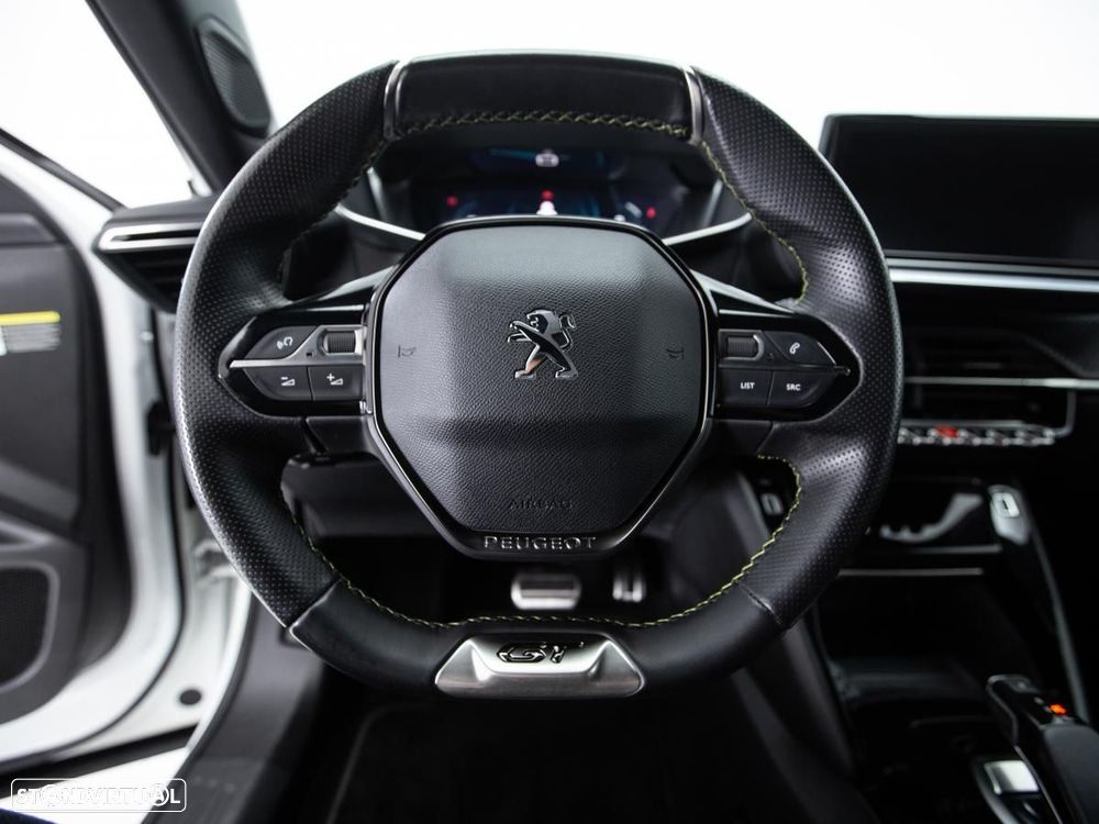 Peugeot e-2008 50 kWh GT - 17