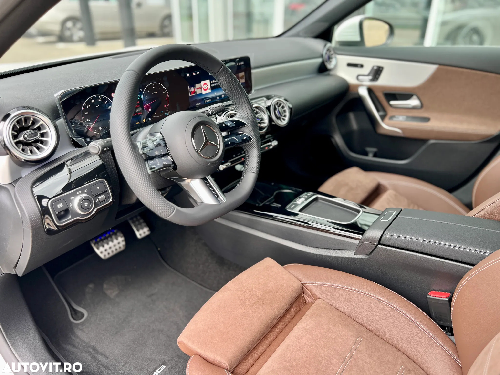 Mercedes-Benz A 200 MHEV 7G-DCT Sedan - 9