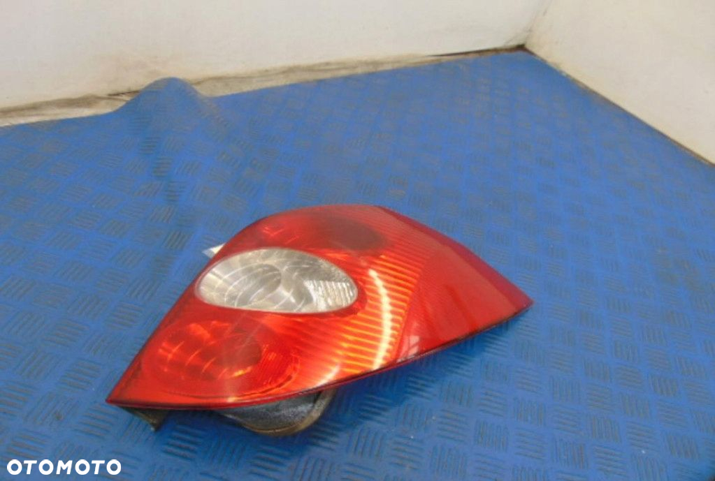 RENAULT LAGUNA II LAMPA TYLNA PRAWA - 3