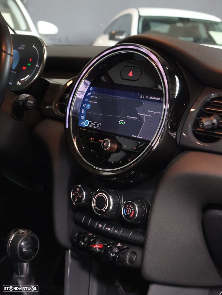 MINI 3 Portas Cooper Essential - 15