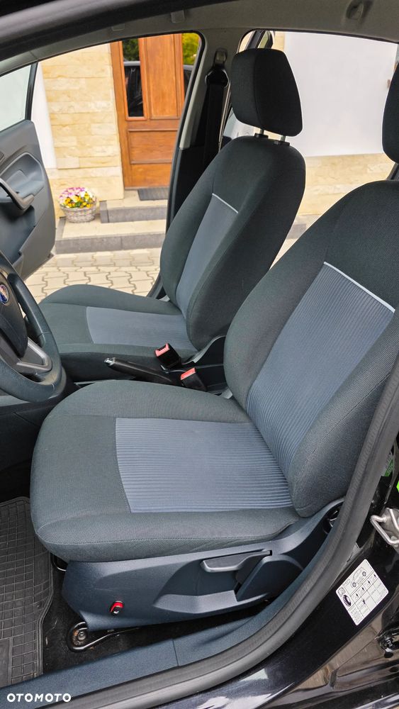 Ford Fiesta 1.25 Celebration - 16