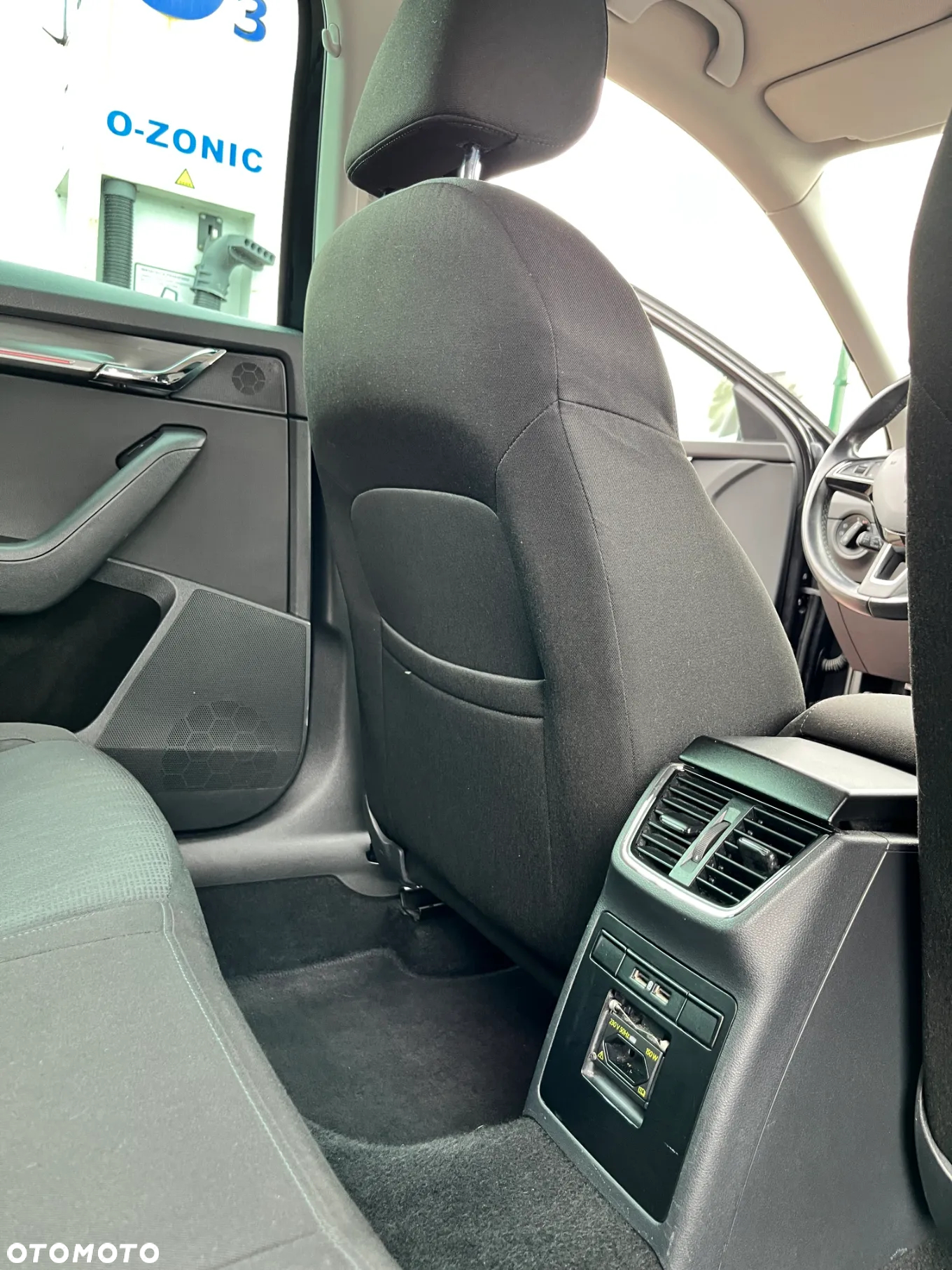 Skoda Octavia 2.0 TDI DSG Style - 23