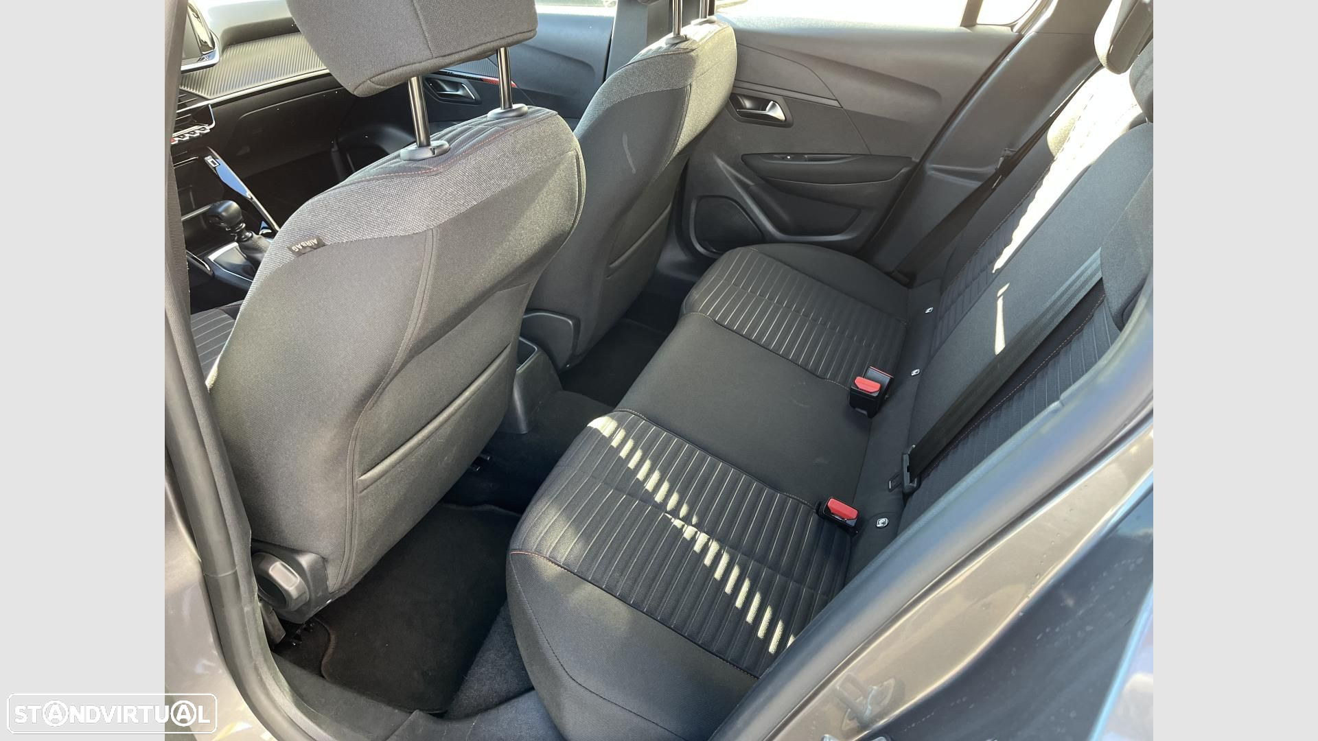 Peugeot 208 1.2 PureTech Allure - 12