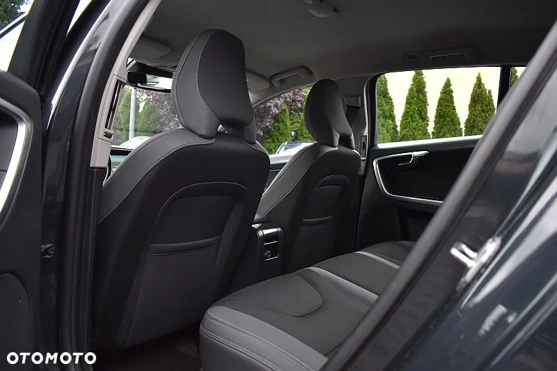 Volvo V60 D4 Momentum - 21