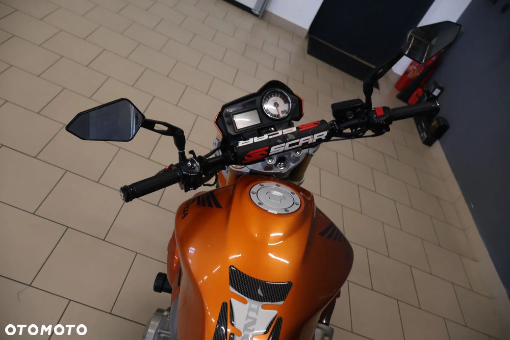 Honda CB - 8