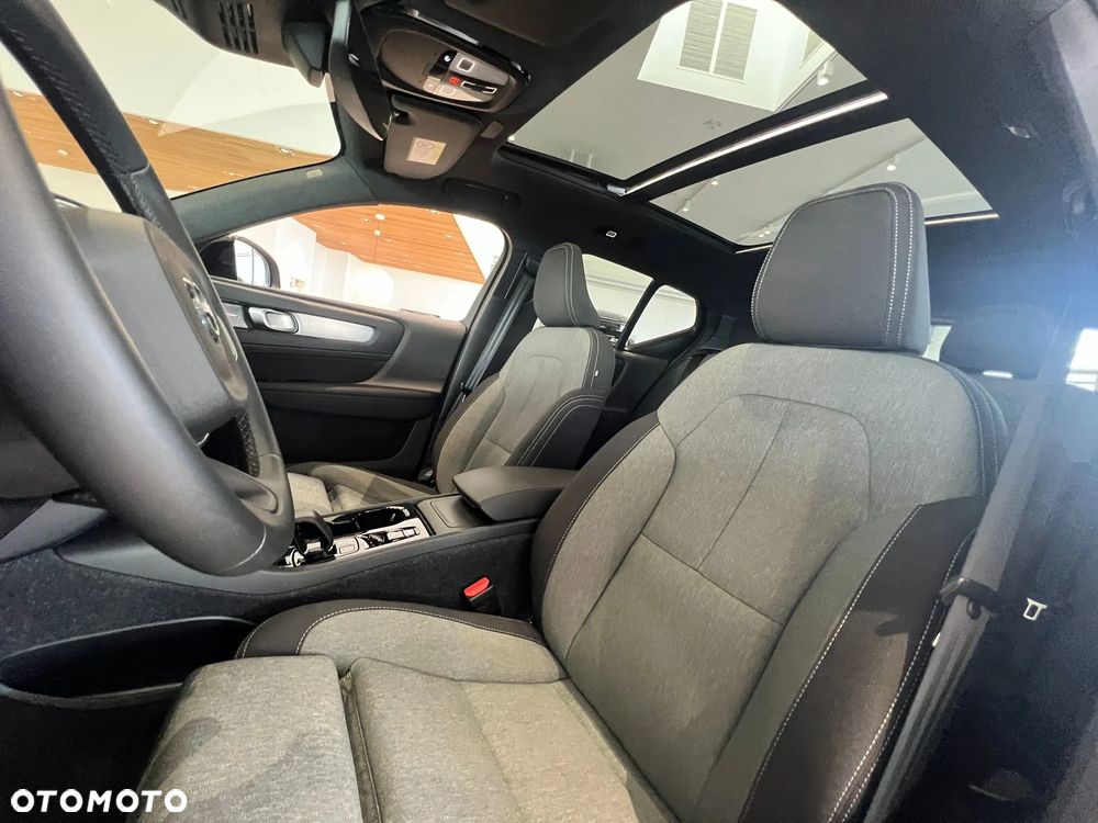 Volvo XC 40 - 25