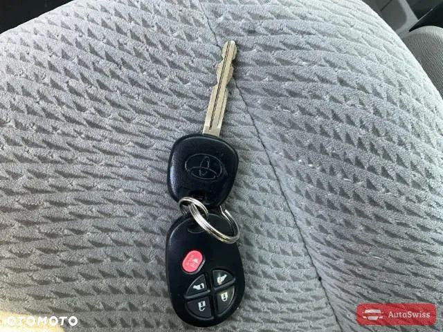 Toyota Sienna 3.5 LE AWD - 24