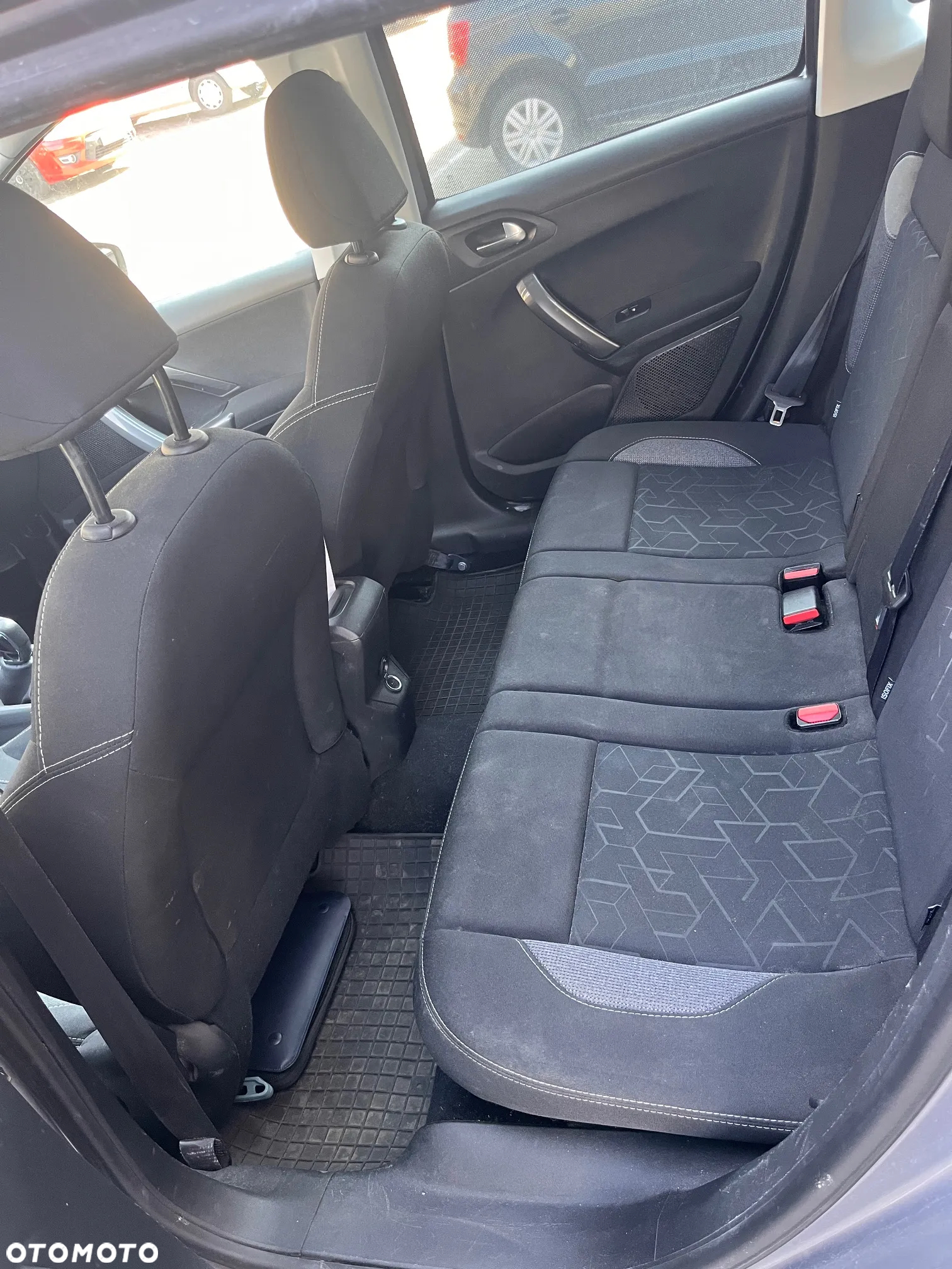 Peugeot 2008 - 12