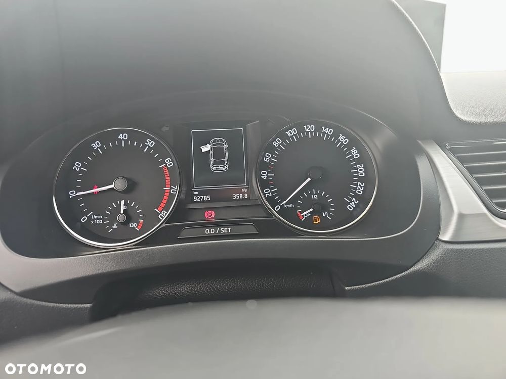 Skoda RAPID - 16