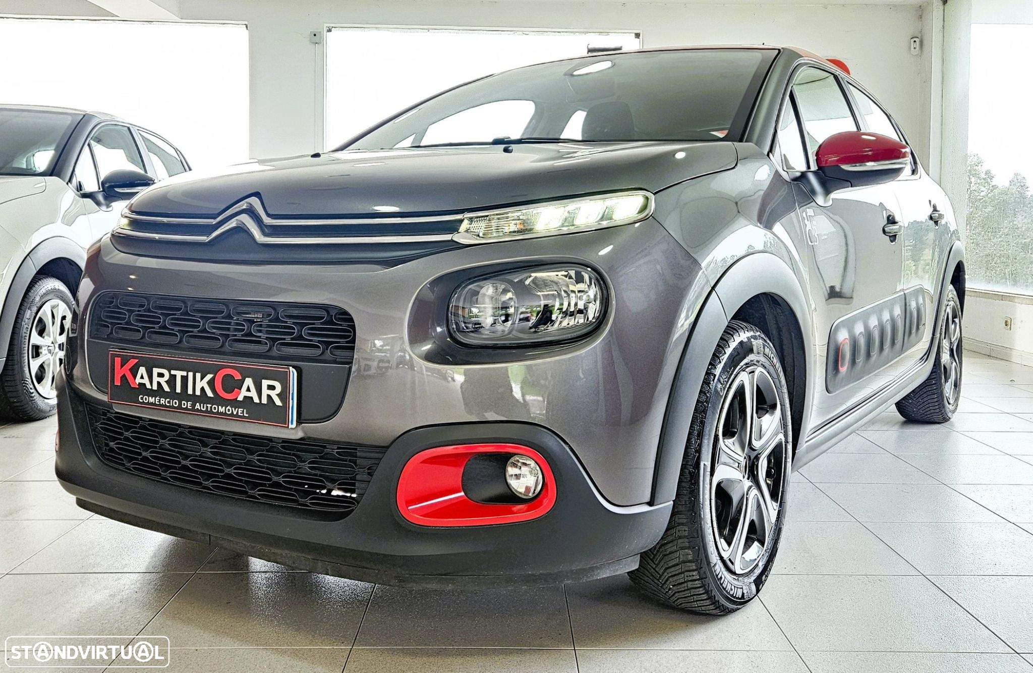 Citroën C3 1.2 PureTech Shine - 3