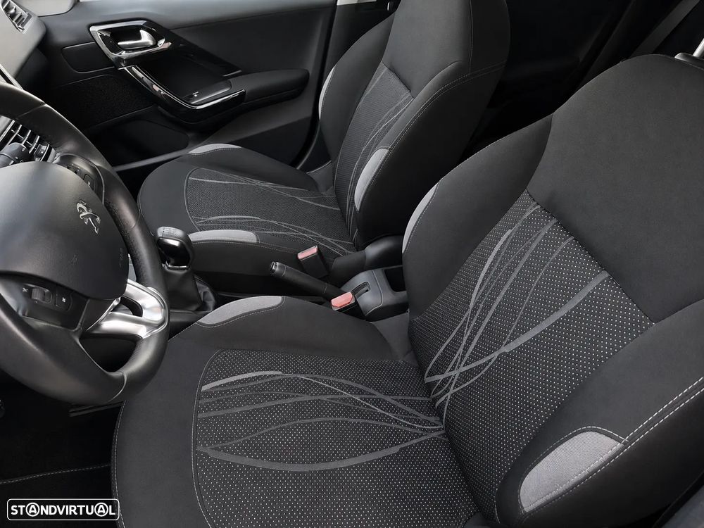 Peugeot 208 1.2 VTi SE Style - 8