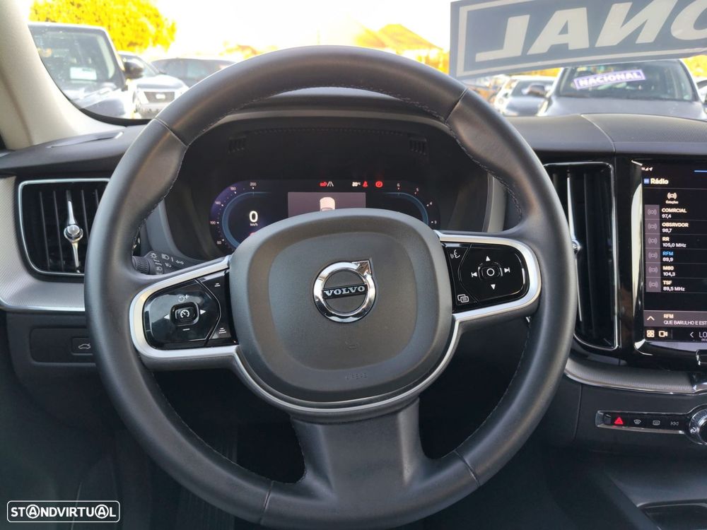 Volvo XC 60 2.0 B4 Plus Bright - 19